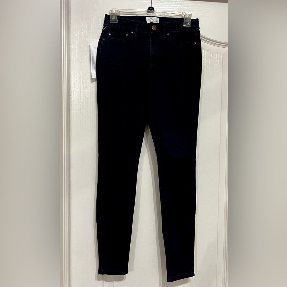 Daily Rituals Denim 5 pocket skinny jeans size 26. Dark denim color.